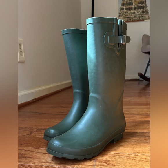 London Fog Green Rain Boots - Picture 1 of 3